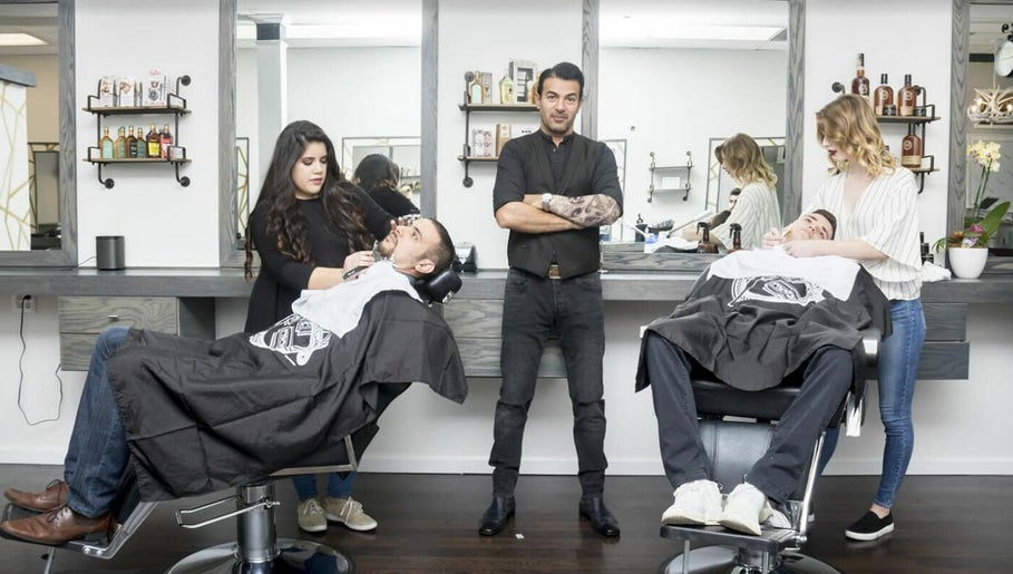 Milton Salon and Barbershop изображение 1