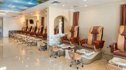 TT Nail Lounge