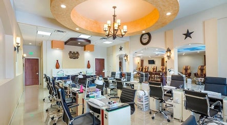 TT Nail Lounge image 2
