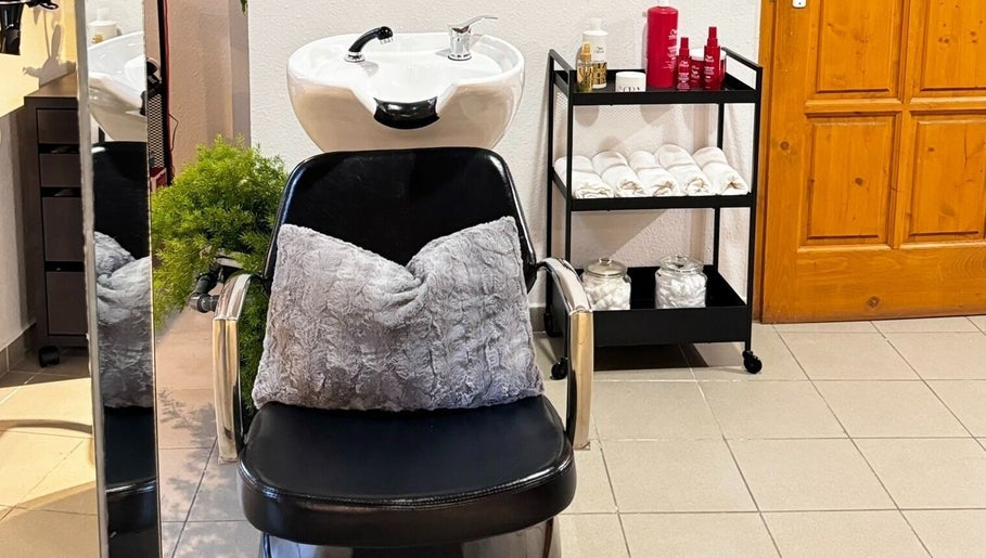 Farangis Beauty Salon, bilde 1