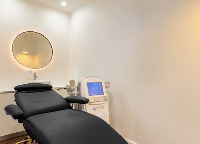Modern treatment room at Soraya Skin Clinic Prahran, Prahran, Victoria, AU with sleek equipment and ambient lighting.