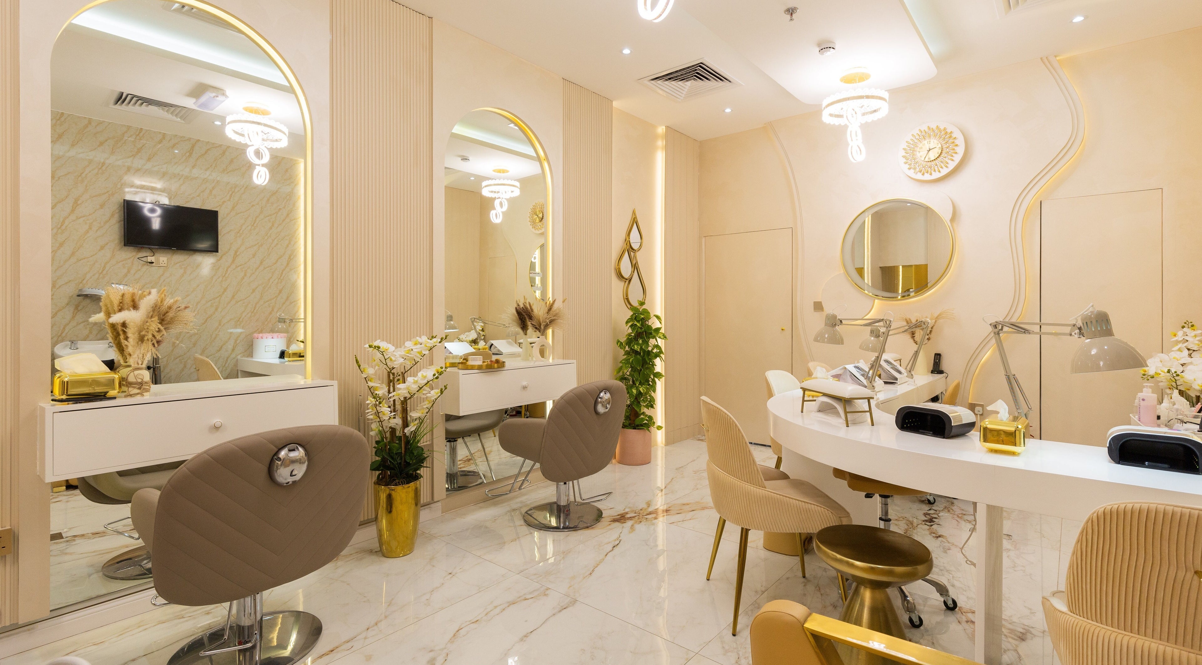 Интерьер Manizha Vibes Beauty Salon, стильный салон в Дубае, Дубай, ОАЭ