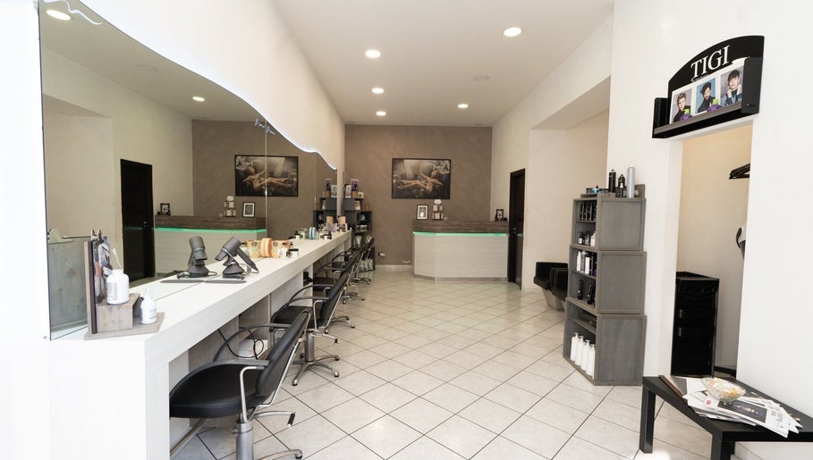 Cipollettahairsalon image 1