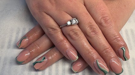 Em Hanced Nails image 3