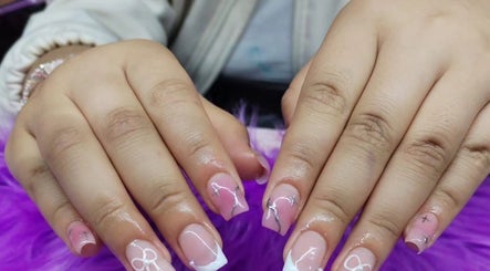 Flor Nail's image 3