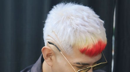 Corte de cabello moderno en La Dinastia Barber Club, La Paz, Departamento De La Paz, BO.
