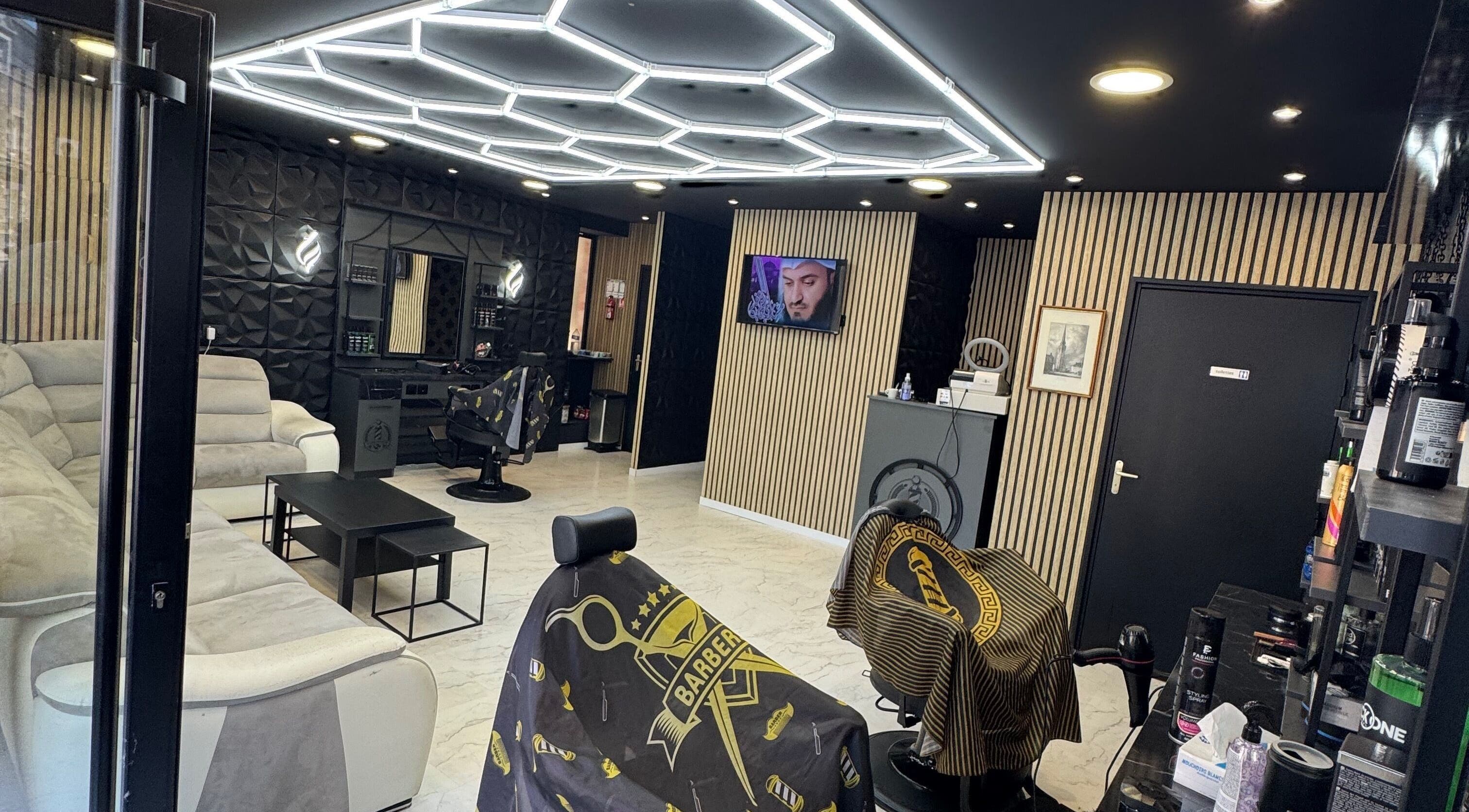 Intérieur élégant de Jaad Coiffure Mixte à Saint-Nicolas-de-Redon, Pays De La Loire, FR.