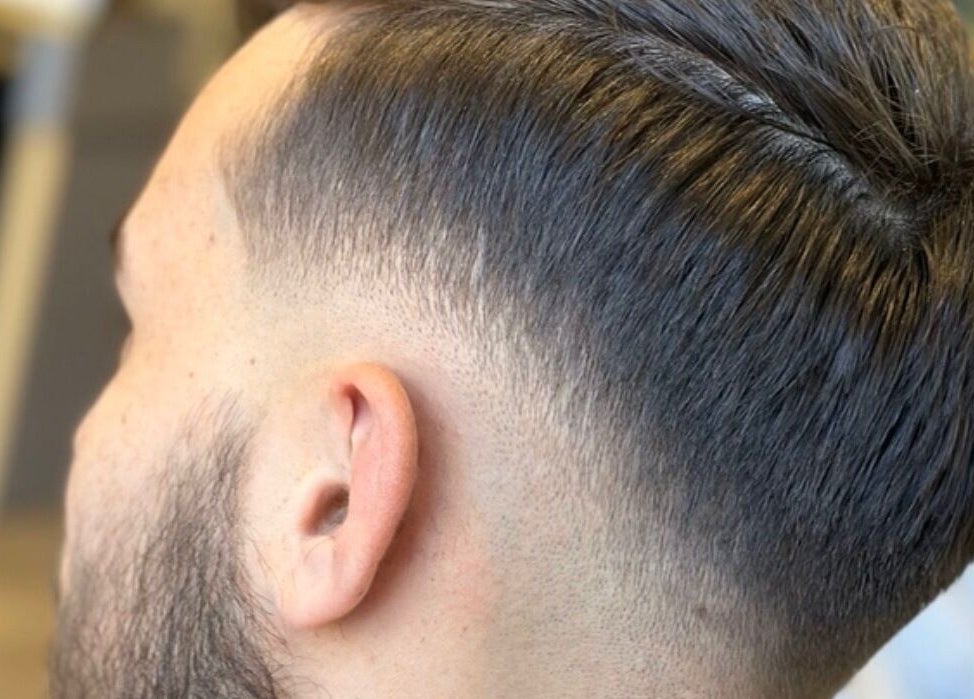 Coupe homme moderne chez Jaad Coiffure Mixte, Saint-nicolas-de-redon, Pays De La Loire, FR.