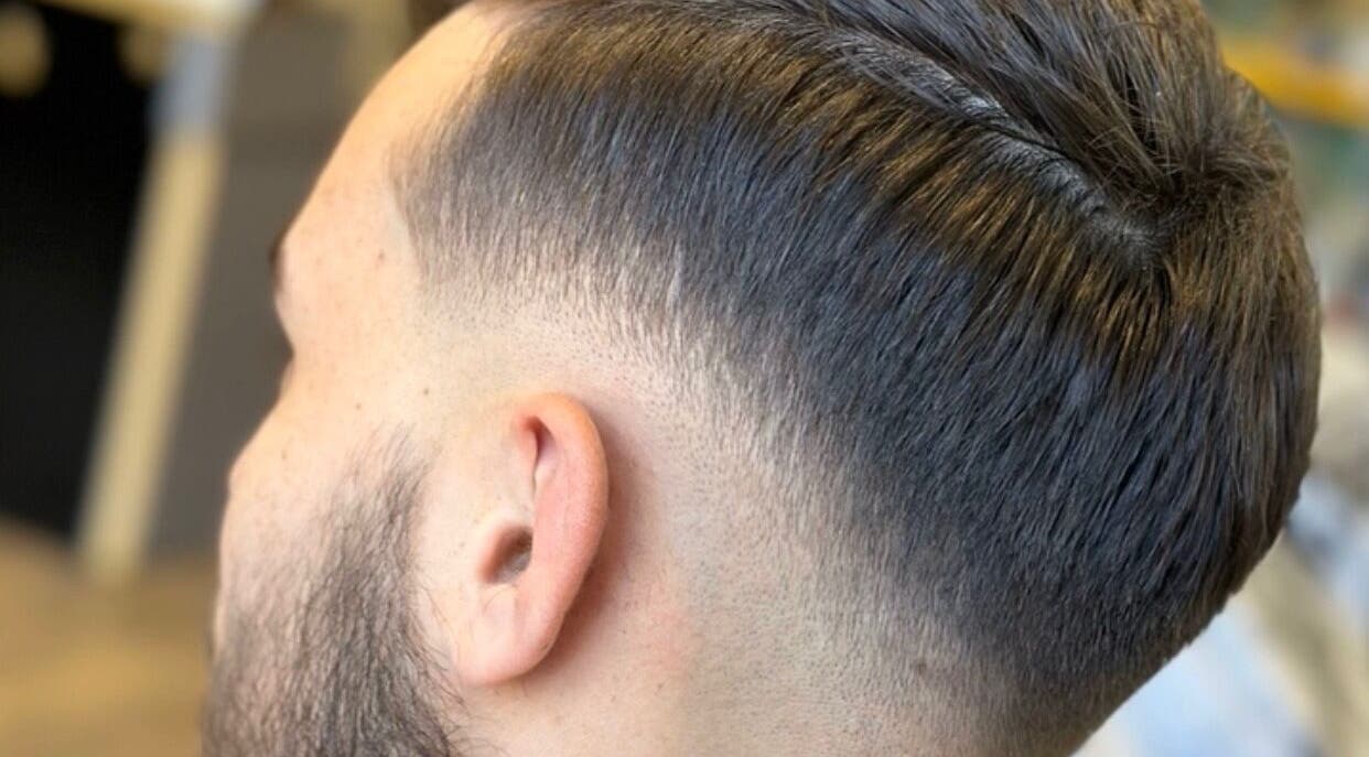 Coupe homme moderne chez Jaad Coiffure Mixte, Saint-nicolas-de-redon, Pays De La Loire, FR.