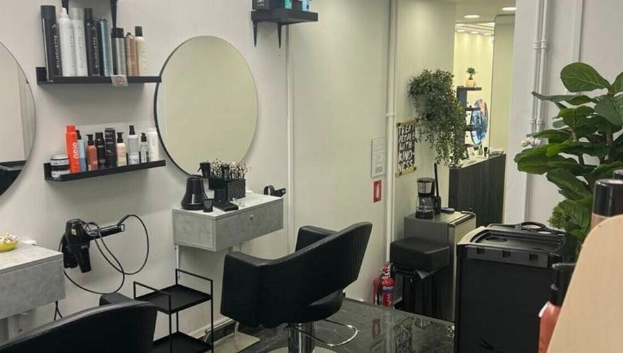 Virtus Hair Studio slika 1