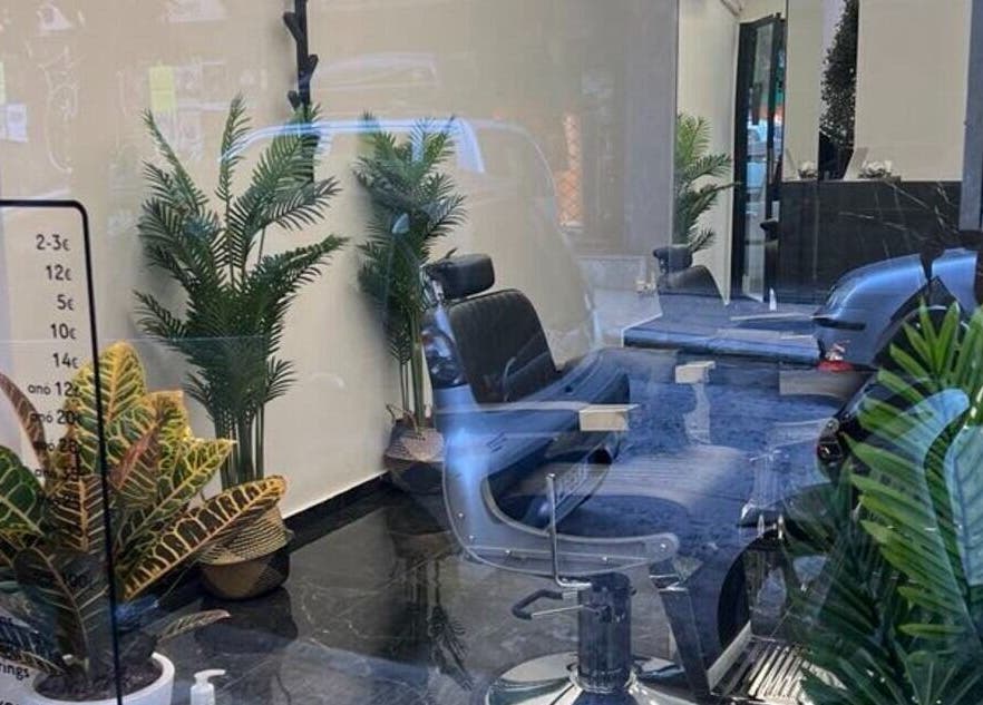 Κομψή διακόσμηση σαλόνι κουρέματος στο Virtus Hair Studio, Αθήνα, Κυψέλη, GR.