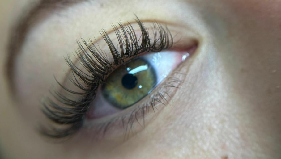 Francys lash Studio image 1