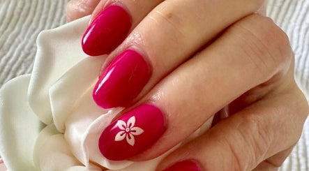 Magenta Nails & Beauty