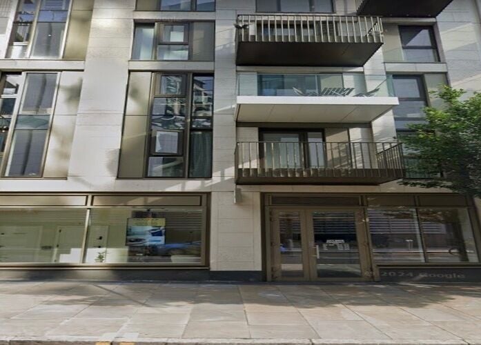 Exterior view of CLINICBYSALMA in London, England, GB, showcasing a modern glass facade.