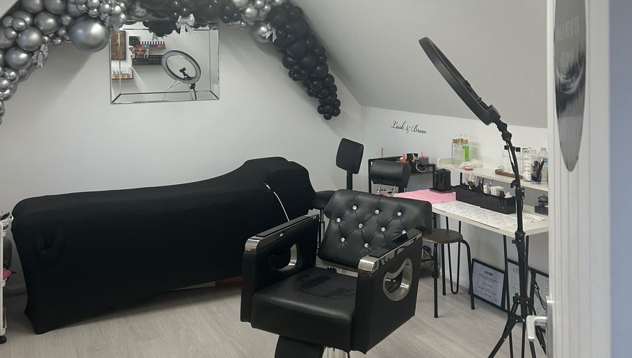 Halo Beauty Studio, bild 1