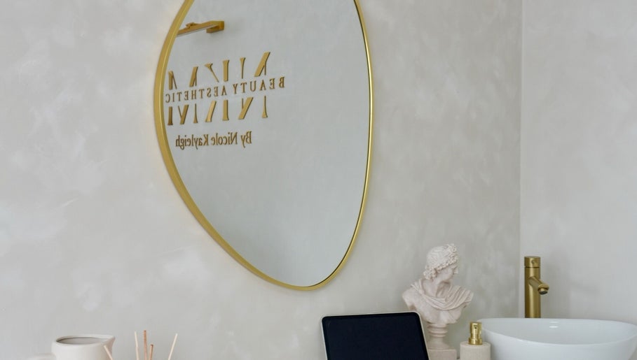 Elegant mirror and decor at By Nicole Kayleigh, Fleetwood, England, GB. Modern and luxurious aesthetics.