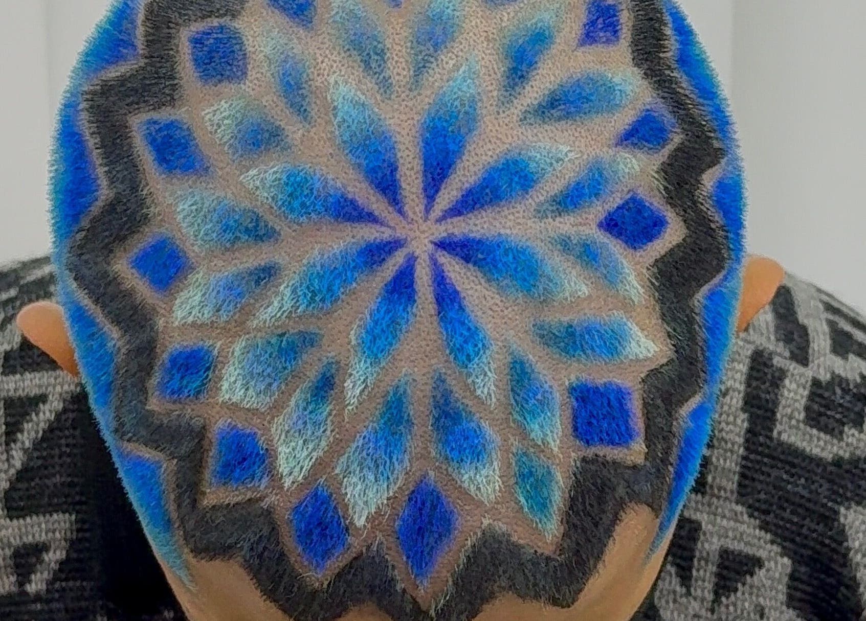 Diseño artístico de cabello en Tom Cutuli, Avellaneda, Provincia De Buenos Aires, AR.