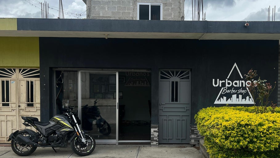 Urbano’s Barbershop image 1