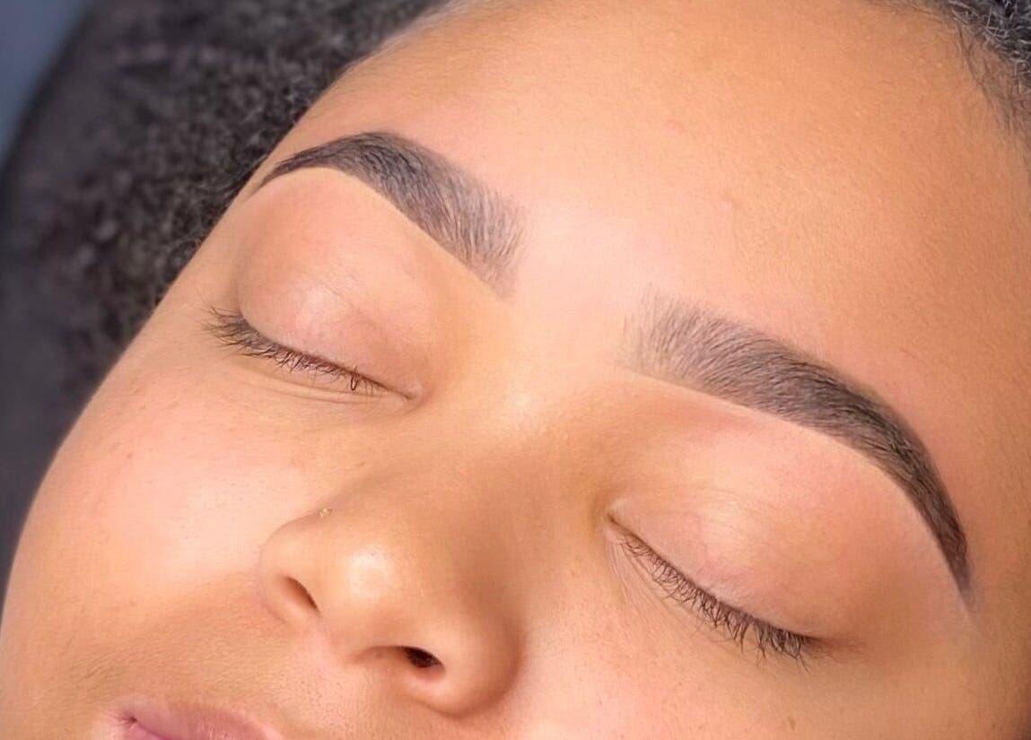 Cejas impecables en Pao Brows, Willemstad, Curaçao, CW, resaltando belleza y precisión.