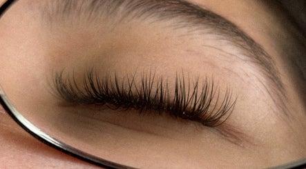 Lash Lounge image 3