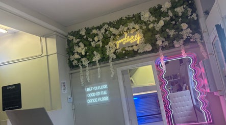 Pretty Perfect Beauty & Tanning studio
