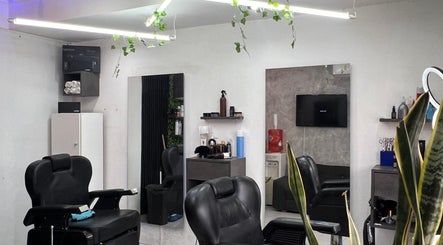 Giani Barber image 2