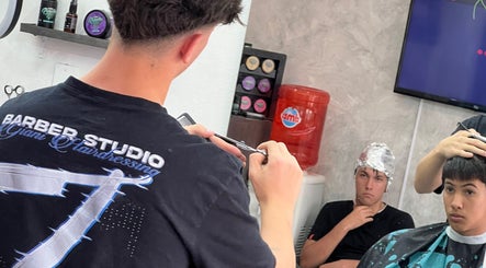 Giani Barber image 3