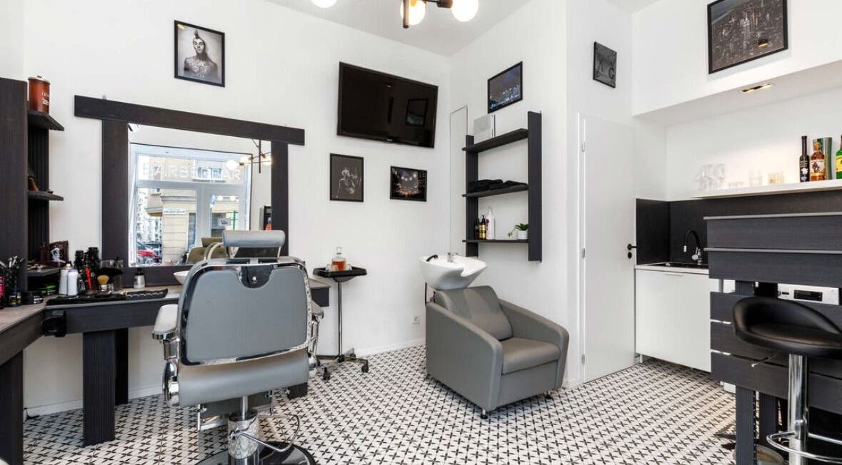 BarberBar modern szalon belső tere Budapest, Magyar, HU címén.