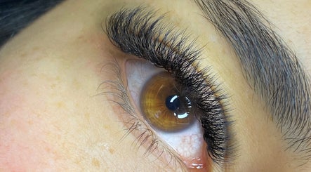 Extensiones de pestañas en Beautyeyes_pm_ Puerto Montt, Los Lagos, CL muestran un acabado profesional.