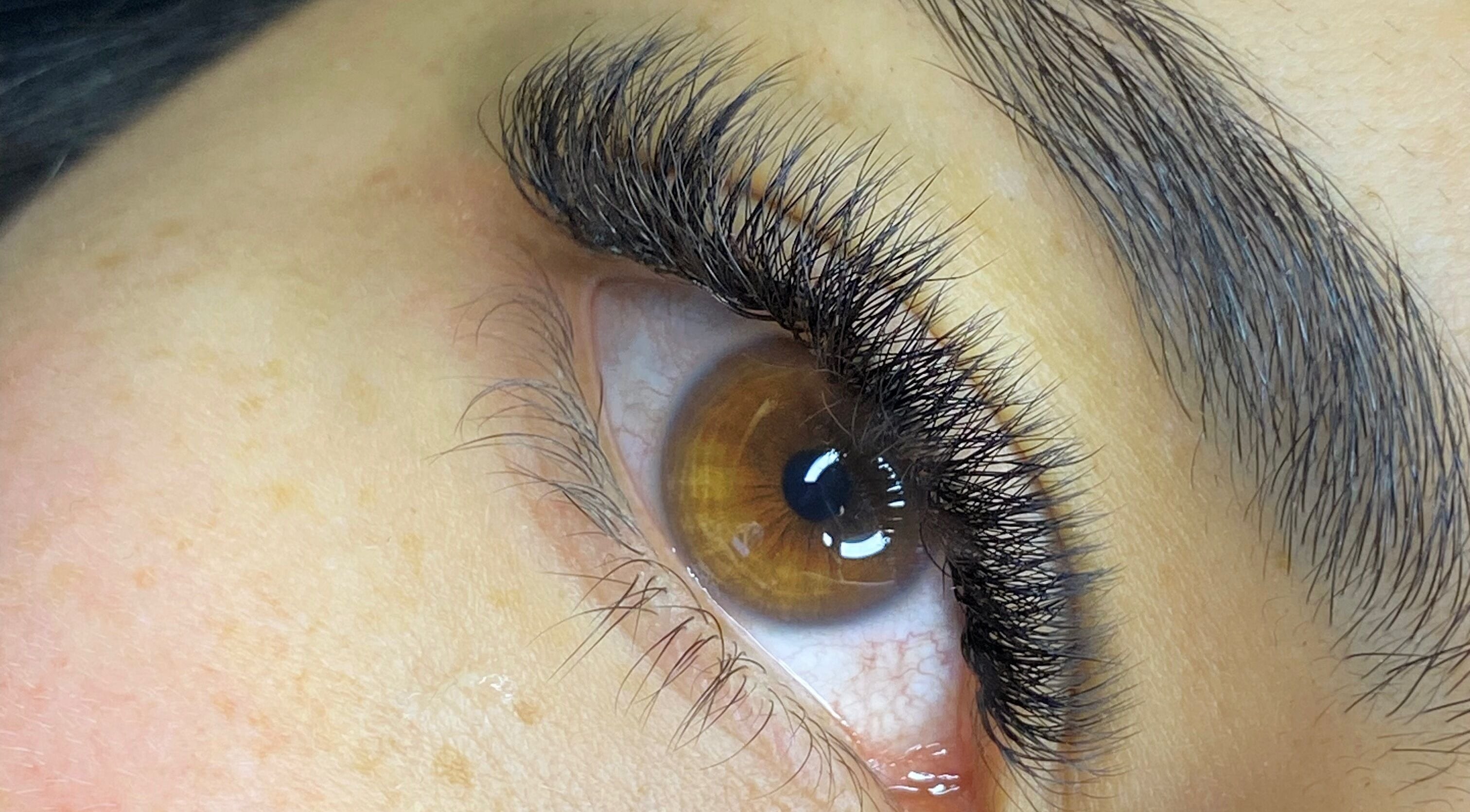 Extensiones de pestañas en Beautyeyes_pm_ Puerto Montt, Los Lagos, CL muestran un acabado profesional.