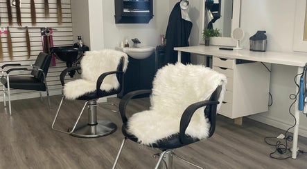 Image de Hair Flair Extensions and Blowout Bar 2