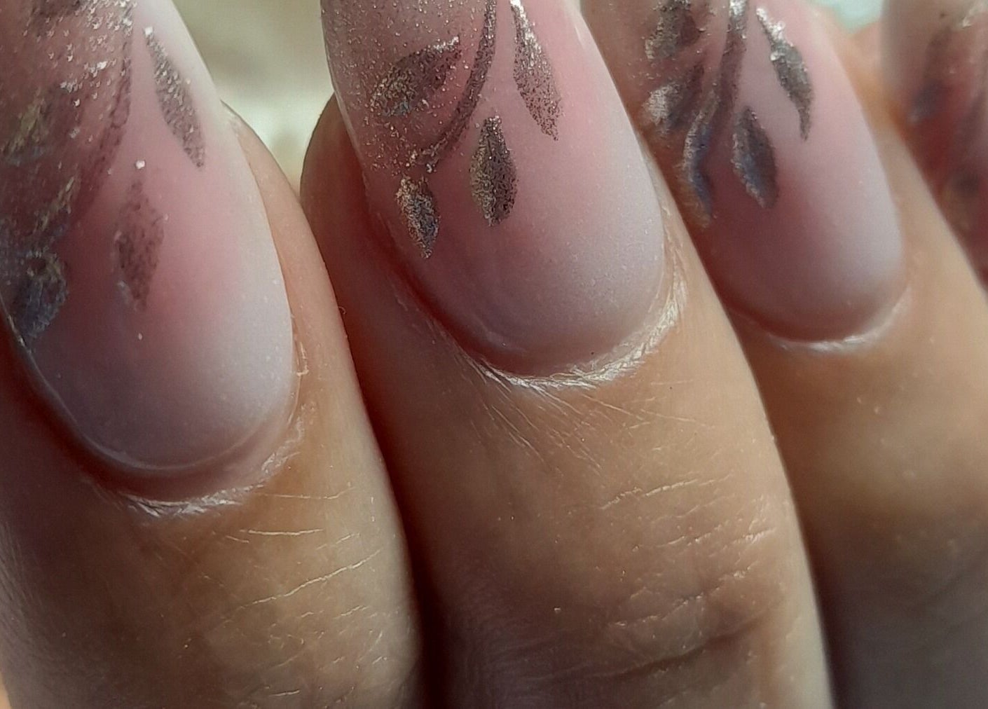 Diseño de uñas sofisticado en Atelier Nails Temuco, Cautin, Araucanía, CL.
