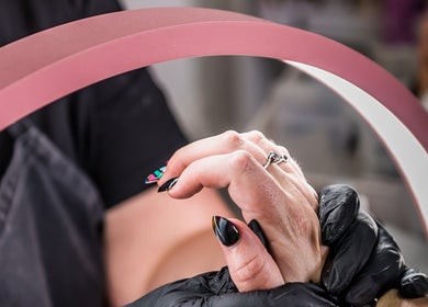 Manicure at Yolanush Beauty Lounge in Kempton Park, Gauteng, ZA, showcasing elegant black nails.