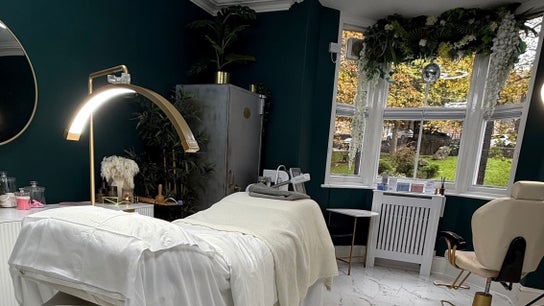 Foxie Skin Clinic