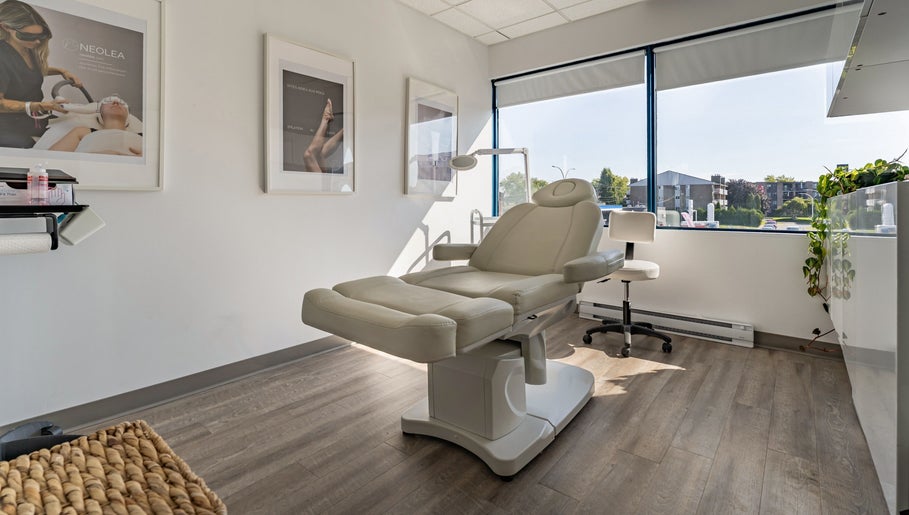 Salle de traitement lumineuse à Neolea Clinique Médico Esthétique, Saint-jean-sur-richelieu, Québec, CA.