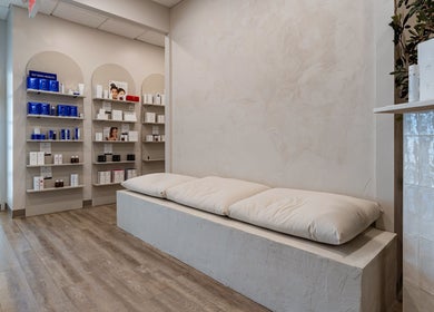 Coin repos moderne à Neolea Clinique Médico Esthétique, Saint-jean-sur-richelieu, Québec, CA.