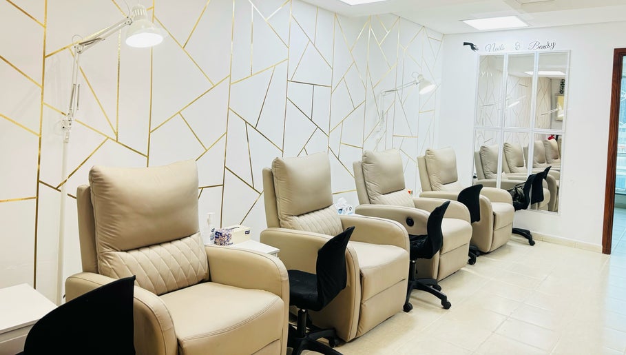 F NAILS BEAUTY SPA, bild 1