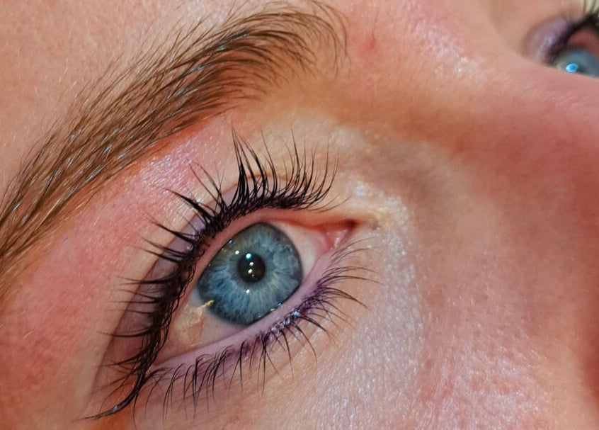 Close-up of enhanced eyelashes at B Beautiful Birmingham at Endres, Birmingham, England, GB.