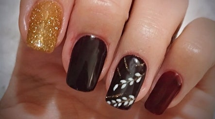 Mimi Nail's