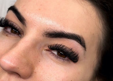 Close-up of elegant eyelash extensions at Justdemi., House of Naf, Glasgow, Scotland, GB.