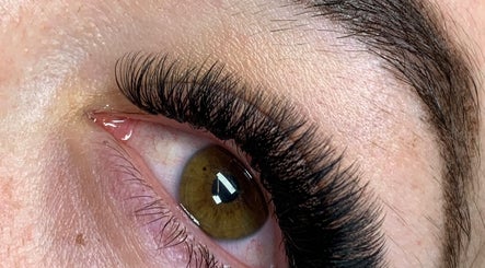 Close-up of eyelash extensions by Andreea CAT PMU & Lash Artist in Dagenham, England, GB.