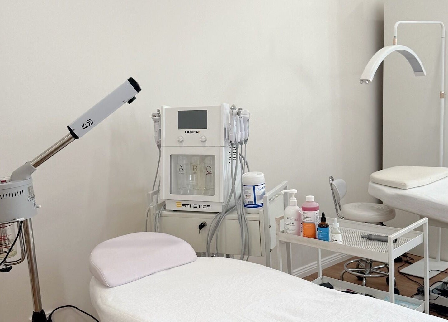 Relaxing treatment room at Phibrows _elisa_australia, Emu Heights, New South Wales, AU with modern equipment.