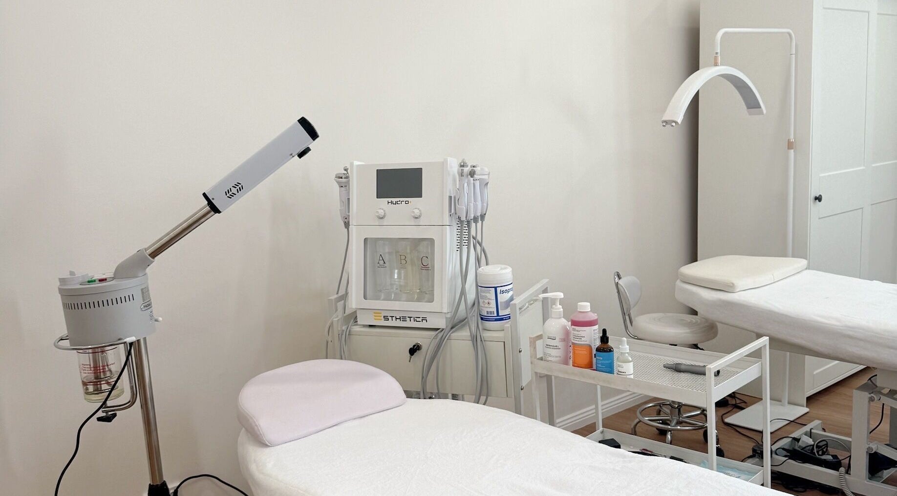 Relaxing treatment room at Phibrows _elisa_australia, Emu Heights, New South Wales, AU with modern equipment.