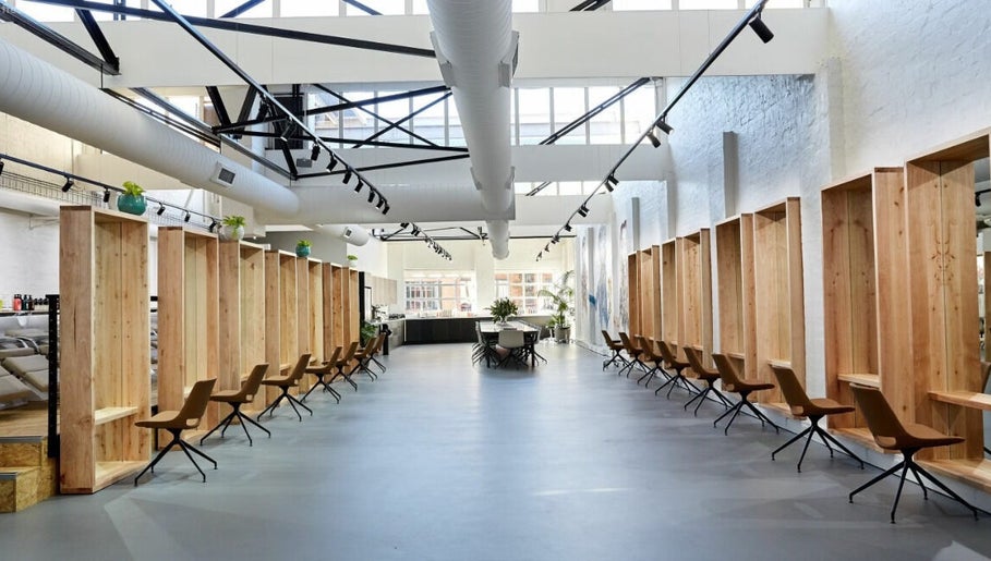 Εικόνα A.H Salon Surry Hills 1