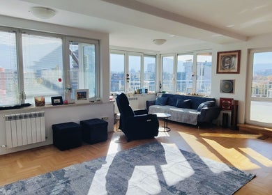 Светла стая в Холистичен Център за Биорезонансен Анализ - Vita Vivere, София, София Област, BG с модерни столове.