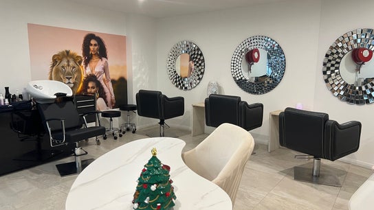 Mane Glow Curls and Extensions