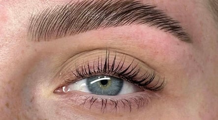 Immagine 3, Arch and Lash