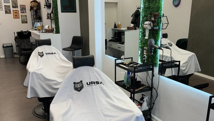 Immagine 1, Ursa Barbershop