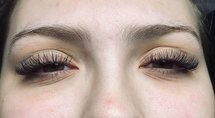 Natural Lash Studio billede 3