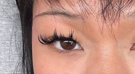 LASHES BY BLYTHE, bild 3